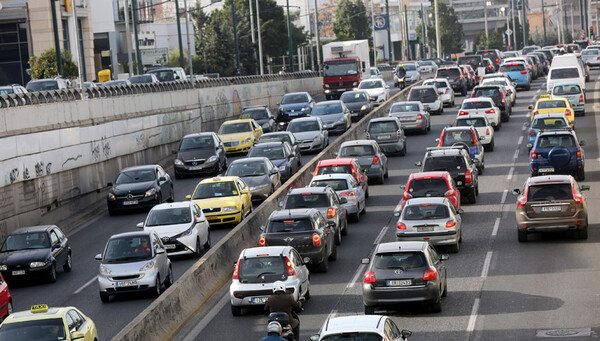 Κυκλοφοριακό κομφούζιο στην Αθήνα- Ποιοι δρόμοι παρουσιάζουν πρόβλημα