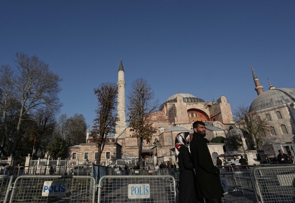 Στην αντεπίθεση περνά η Τουρκία για την Αγία Σοφία - Η Ελλάδα να σέβεται όλες τις θρησκείες