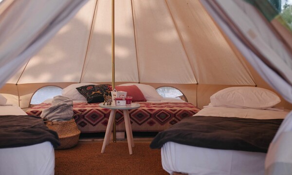 Εναλλακτικές διακοπές και glamping σε ένα «NISI» στο κέντρο της Ελλάδας