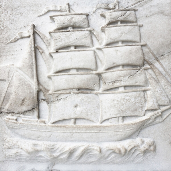 Πλοία στο μάρμαρο: Ταφικά μνημεία εφοπλιστικών οικογενειών στην 'Ανδρο