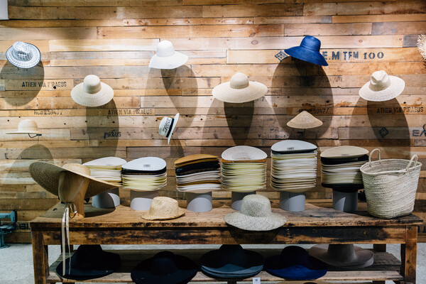 Σ' αυτά τα 3 μαγαζιά της Αθήνας θα βρεις τα πιο ιδιαίτερα καπέλα