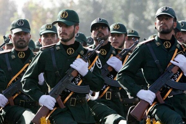 Το Ιράν απειλεί τις ΗΠΑ αν χαρακτηρίσουν τρομοκρατική οργάνωση τους Φρουρούς της Επανάστασης