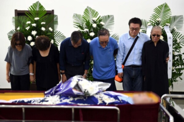 Κίνα: Αποτεφρώθηκε το πτώμα του αντιφρονούντα νομπελίστα ειρήνης Λιου Σιαομπό