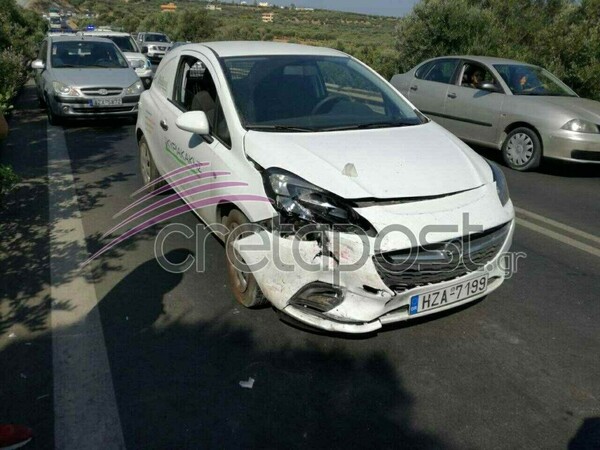 Κρήτη: Σφοδρό τροχαίο με έναν νεκρό- Τουριστικό λεωφορείο συγκρούστηκε με ΙΧ κι έπεσε από γέφυρα (ΦΩΤΟ)