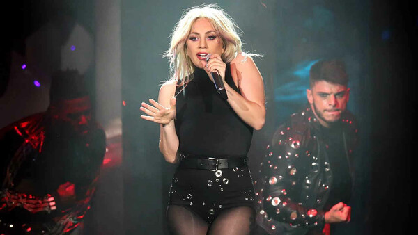 Η Lady Gaga αναβάλλει όλες τις προγραμματισμένες συναυλίες της στην Ευρώπη