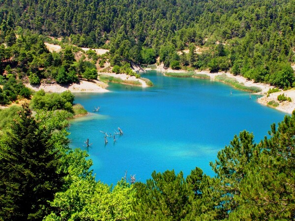 3 Λίμνες στην Ελλάδα που σίγουρα θα σε μαγέψουν