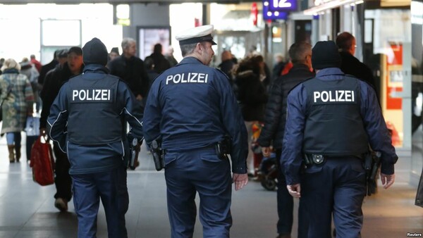 Επιχείρηση «σκούπα» στη Γερμανία: Συνέλαβαν μέλη του ISIS που σχεδίαζαν επίθεση τα Χριστούγεννα