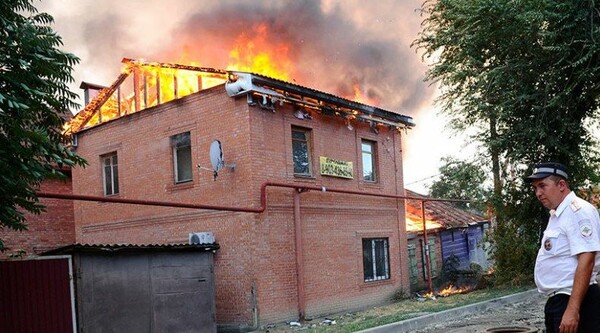 Ρωσία: Τουλάχιστον 30 σπίτια στις φλόγες στο Ροστόφ επί του Ντον- Εκκενώθηκε μια συνοικία
