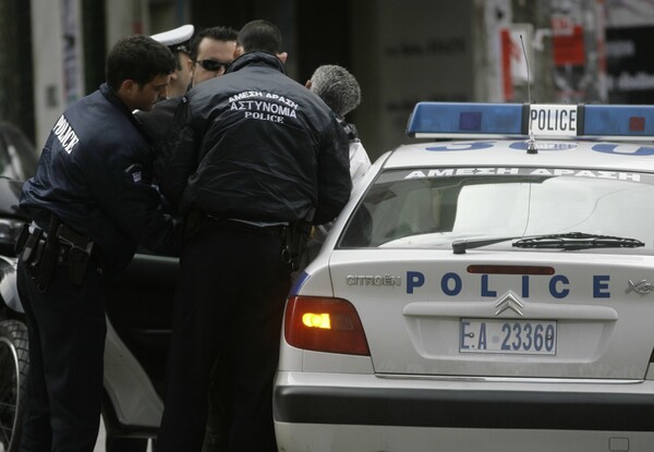 Θάνατος μυστήριο στο κέντρο της Θεσσαλονίκης- Βρέθηκε πτώμα άνδρα σε ακάλυπτο