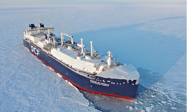 Χάρη στους λιωμένους πάγους, δεξαμενόπλοιο πέρασε για πρώτη φορά την Αρκτική χωρίς συνοδεία παγοθραυστικών