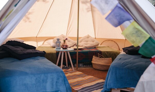 Εναλλακτικές διακοπές και glamping σε ένα «NISI» στο κέντρο της Ελλάδας