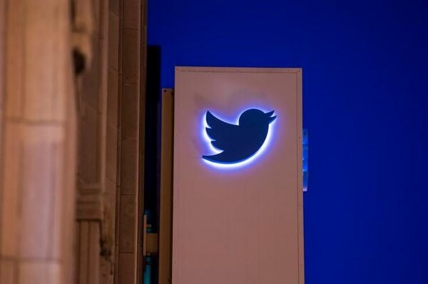 «Επιθετική ενέργεια» χαρακτηρίζει η Μόσχα την απόφαση του Twitter να μπλοκάρει τις διαφημίσεις σε RT και Sputnik