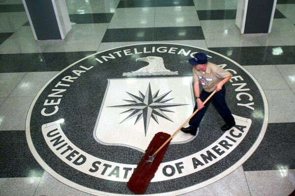 ΗΠΑ: Σε δίκη πρώην στέλεχος της CIA που κρατούσε σε σημειωματάρια απόρρητες πληροφορίες