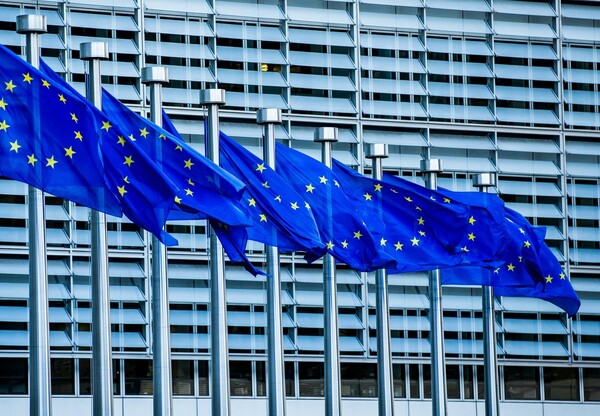 Η ΕΕ παρέτεινε για άλλους έξι μήνες τις κυρώσεις σε βάρος της Ρωσίας