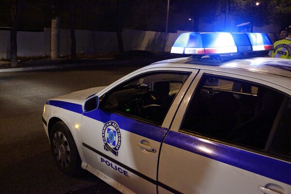 Πυροβολισμοί σε διαμέρισμα στη Θεσσαλονίκη - Ένας τραυματίας