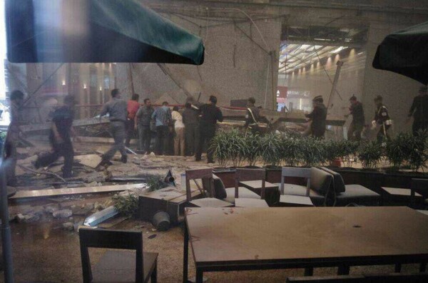 Κατέρρευσε όροφος στο Χρηματιστήριο της Τζακάρτα -Τουλάχιστον 12 τραυματίες