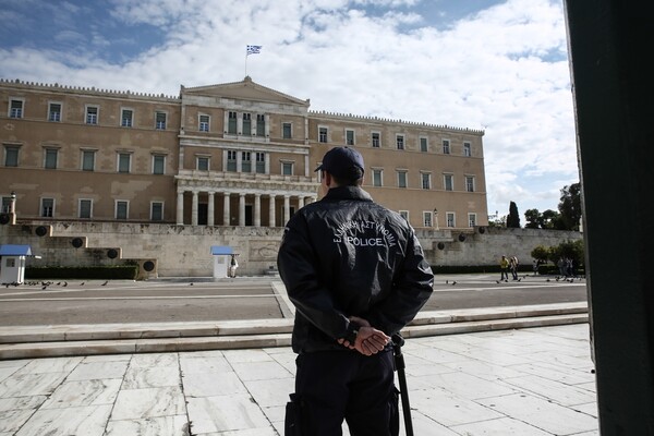 Ο Τόσκας ανακοίνωσε πως βγάζει 200 αστυνομικούς για περιπολία στο κέντρο της Αθήνας