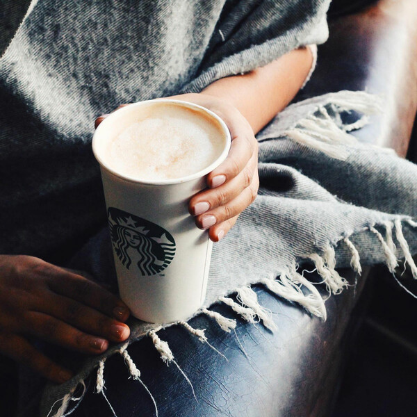 Αυτόν τον χειμώνα, γλυκαθείτε με το ξεχωριστό Tiramisu Latte, βιώνοντας μια νέα αυθεντική εμπειρία καφέ