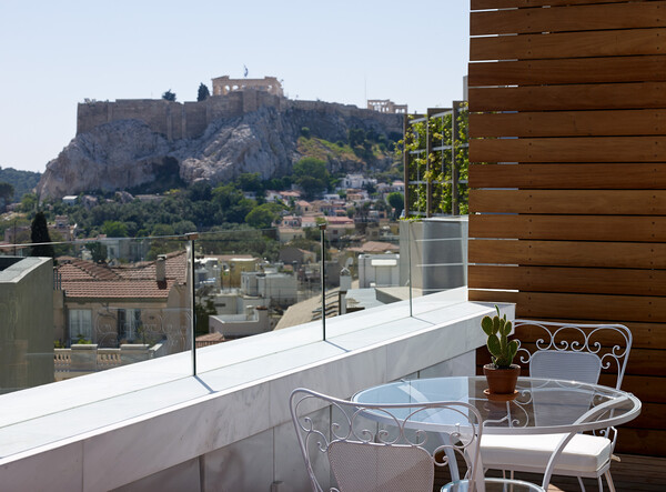 9 μαγαζιά της Αθήνας που θα κάνουν πιο ομαλή τη μετάβασή σου στην πόλη