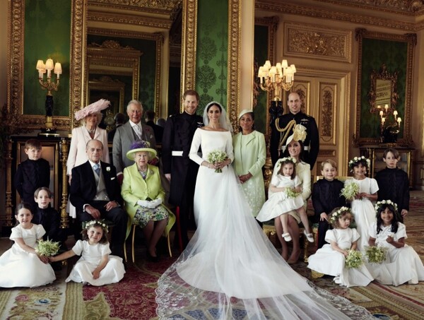 Οι πρώτες επίσημες φωτογραφίες του γάμου και η ανακοίνωση του πρίγκιπα Χάρι και της Μέγκαν Μαρκλ