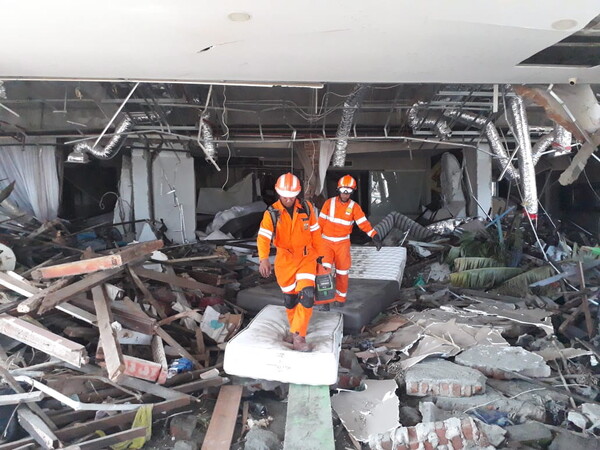 Τραγωδία στην Ινδονησία: Στους 1.407 οι νεκροί από τον σεισμό και το τσουνάμι