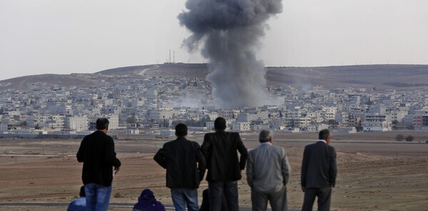 Συρία: Τουλάχιστον οκτώ νεκροί άμαχοι από αεροπορικό βομβαρδισμό
