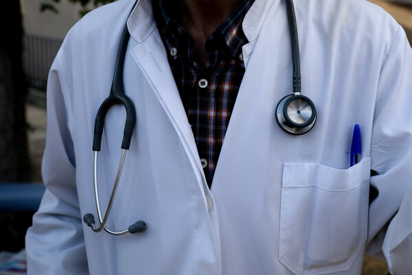 Κορωνοϊός: Tο φύλλο επίταξης στους ιδιώτες γιατρούς στην Αττική - Τι προβλέπει