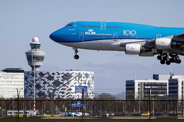 Ολλανδία: Πακέτο διάσωσης 3,4 δισ. ευρώ για την KLM