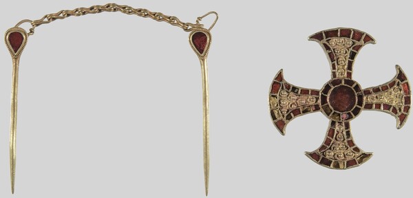 Βαρύτιμος αγγλοσαξονικός σταυρός δωρίζεται στο Πανεπιστημιακό Μουσείο του Κέμπριτζ
