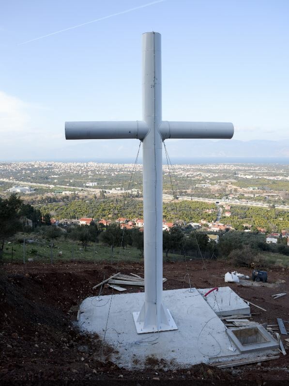 37.000 ευρώ κοστίζει ο γιγαντιαίος σταυρός 18 μέτρων του Αμβρόσιου - Τι λέει ο πολιτικός μηχανικός που ανέλαβε την κατασκευή