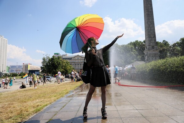 Χιλιάδες άνθρωποι στο Pride της Βαρσοβίας - Εν μέσω διογκούμενου κύματος ομοφοβίας στην Πολωνία 