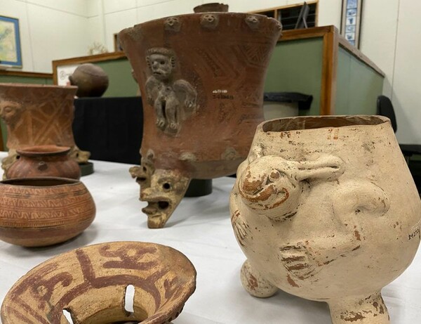 ΤΣΕΚ ΦΩΤΟ Το Μουσείο του Μπρούκλιν επιστρέφει 1.305 προ-ισπανικά αντικείμενα στην Κόστα Ρίκα