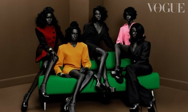 Ιστορικό εξώφυλλο της Vogue με εννέα μαύρα τοπ μόντελ - «Ύμνος στη γυναίκα» και την αφρικανική κουλτούρα