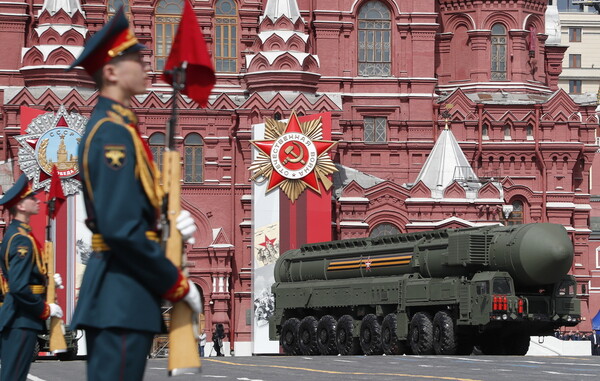 Ρωσία: Θερμοπυρηνικοί πύραυλοι στις πρόβες για την παρέλαση- Επίδειξη ισχύος από Πούτιν