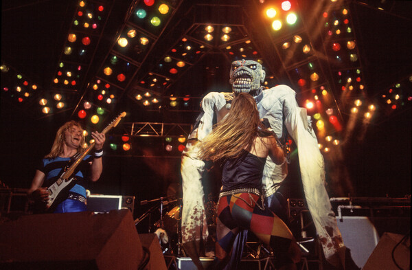 Η Ελεύθερη Ώρα κατηγορεί τους Iron Maiden για τη φωτιά στην Πεντέλη