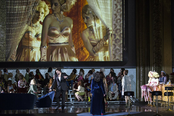 Όπερα | Άνταμ Σμιθ: «Η όπερα μπορεί να “μιλήσει” στον καθένα»