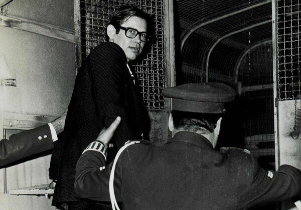 Σαν σήμερα πριν από 50 χρόνια, στις 25 Φεβρουαρίου 1973, ο Νίκος Κοεμτζής αιματοκυλά το νυχτερινό κέντρο «Νεράιδα της Αθήνας»
