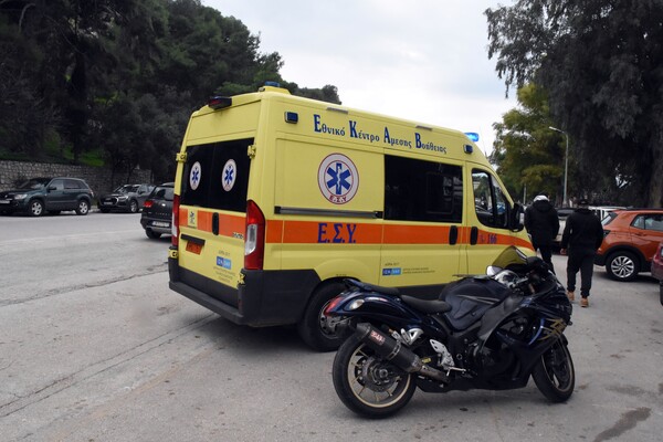 Ιεράπετρα: Αυτοκίνητο παρέσυρε τρία άτομα - Στο νοσοκομείο ένα 3χρονο παιδί