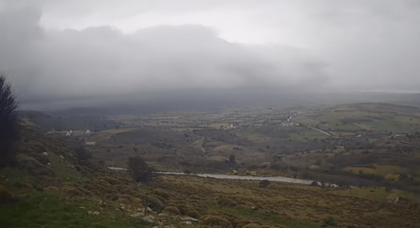 Κακοκαιρία: Τα πυκνά σύννεφα κάλυψαν τη Λήμνο μέσα σε λίγα λεπτά