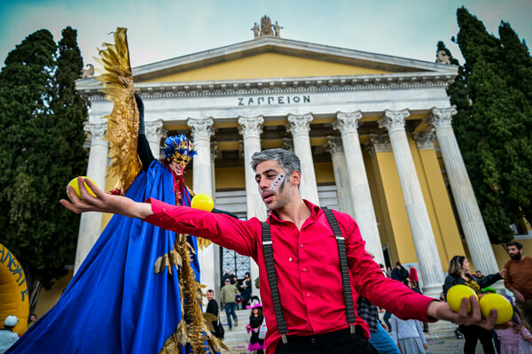 Οι Απόκριες της Αθήνας: Εικόνες από τις εκδηλώσεις στο Ζάππειο
