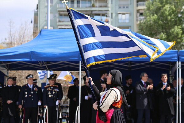 Θεσσαλονίκη: Κορυφώθηκαν οι εκδηλώσεις για την 25η Μαρτίου με την παρέλαση στην παραλιακή