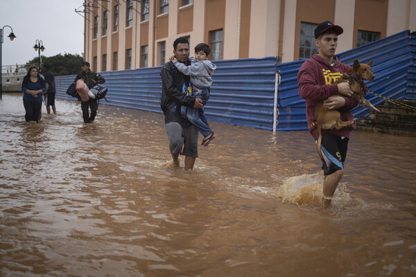 Στους 56 οι νεκροί από τις φονικές πλημμύρες στη Βραζιλία - Φόβοι πως θα αυξηθούν