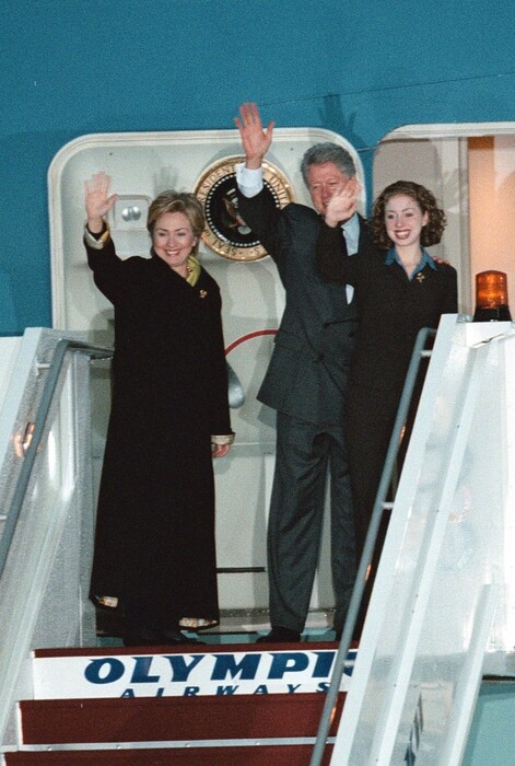 Όταν ο Μπιλ και η Χίλαρι Κλίντον είχαν έρθει στην Αθήνα πριν από 17 χρόνια