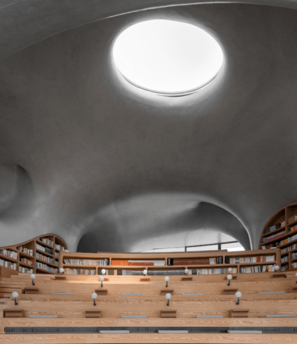 Μια βιβλιοθήκη χωρίς ορθή γωνία που ονομάζεται "Το σύννεφο του χαϊκού"