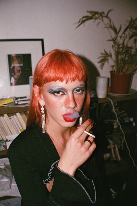 «Quand La Ville Dort»: Φωτογραφίες που αποτυπώνουν την αίγλη της queer νυχτερινής ζωής του Παρισιού