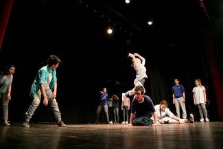 Dancing to Connect: Μια παράσταση μαθητών στη Στέγη