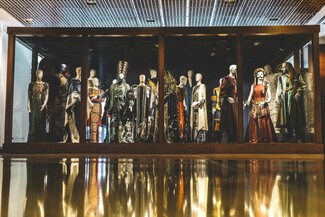 Εγκαινιάστηκε μόνιμη έκθεση κοστουμιών στο Βασιλικό Θέατρο στη Θεσσαλονίκη