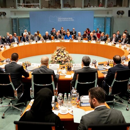 Τον Φεβρουάριο η νέα διάσκεψη για τη Λιβύη - «Όποιος παραβιάζει το εμπάργκο όπλων θα έχει συνέπειες»