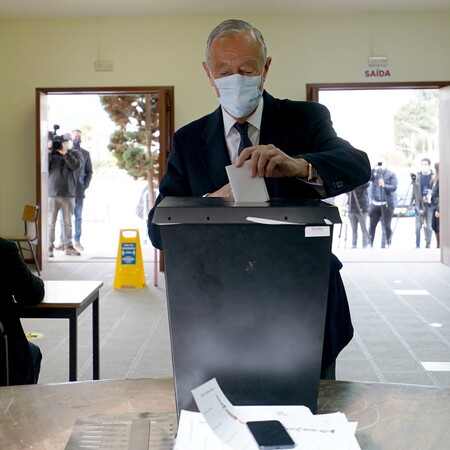 Πορτογαλία: Επανεκλογή του ντε Σόουζα από τον πρώτο γύρο των προεδρικών εκλογών δείχνουν τα exit poll