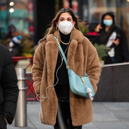 Η Νέα Υόρκη ετοιμάζεται να καταργήσει την υποχρεωτικότητα της χρήση μάσκας σε εσωτερικούς χώρους